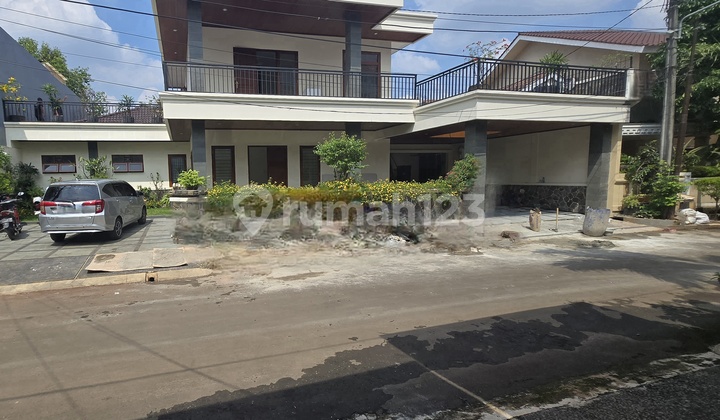 Rumah Mewah Dalam Komplek Di Siaga Raya Pejaten SHM