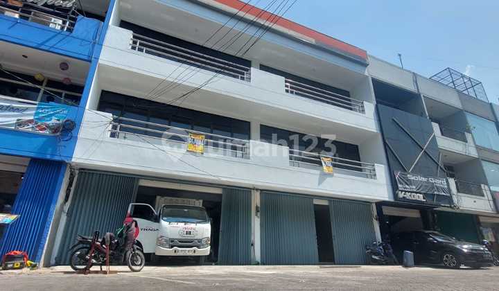 Ruko Di Wolter Monginsidi Kebayoran Baru