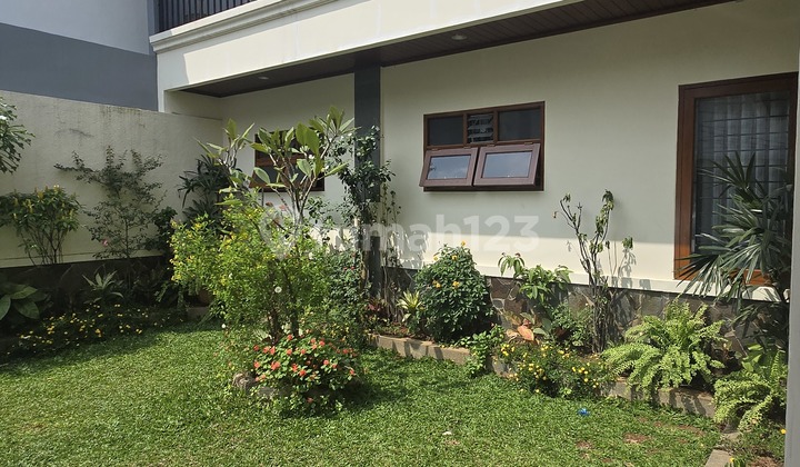 Rumah Mewah Dalam Komplek Di Siaga Raya Pejaten SHM