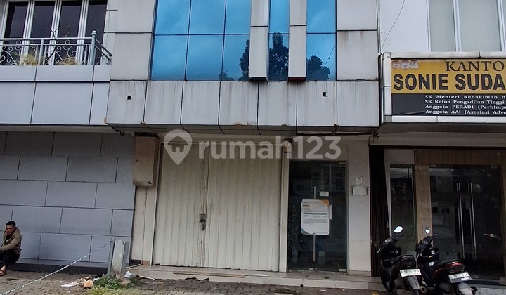 Ruko 3 Lantai Lokasi Premiun dan Ramai di Tebet Raya Ruko 3 Lantai Lokasi Premiun dan Ramai di Tebet Raya