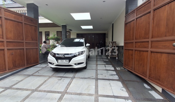 Beautiful Newly Renovated House in Lebak Bulus 2