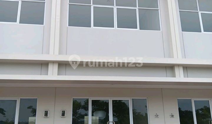 Nice 3-Story Shop House in Paramount Petals Tangerang Nice 3-Story Shop House in Paramount Petals Tangerang