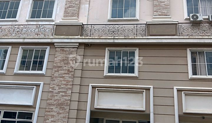 3-Story Shop House Green Lake City