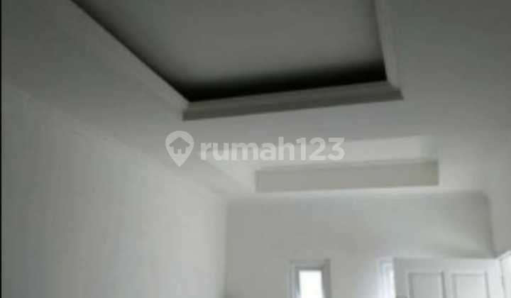 Ready-to-Occupy House in Taman Cibodas Housing, Tangerang 2