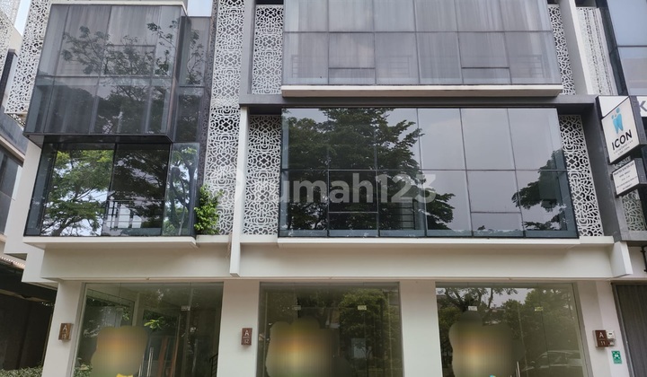 Three-Storey Three-Unit Shophouse at Icon BSD Tangetang Three-Storey Three-Unit Shophouse at Icon BSD Tangetang