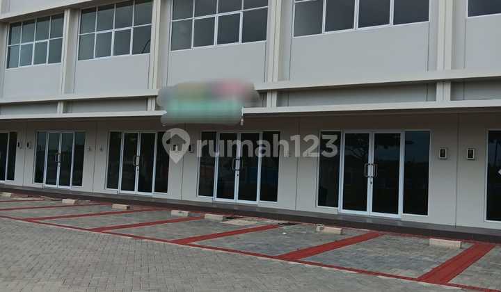 3-Unit Connected Shophouse Ready to Occupy in Paramount Petals Tangerang 3-Unit Connected Shophouse Ready to Occupy in Paramount Petals Tangerang