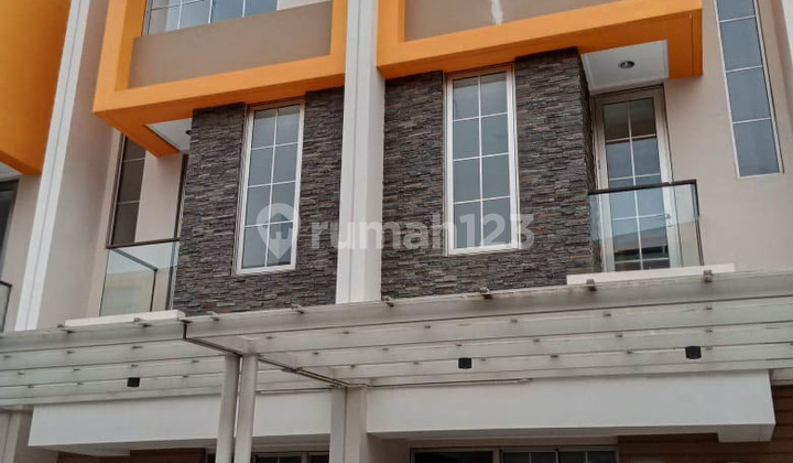 Jual Rumah 3 Lantai Pik 2 Cluster Arcadia 