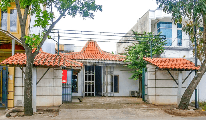 Rumah bekas kantor, jual hitung harga tanah saja. Meruya Kav Dki 1