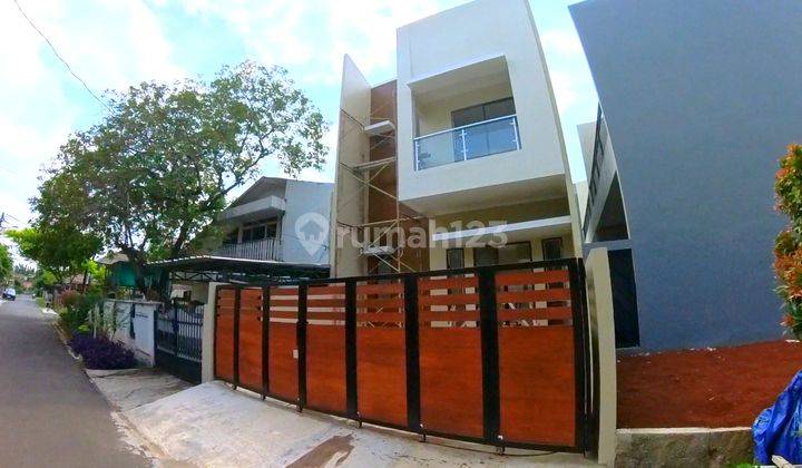 Rumah Baru Di Komplek Mewah Asri Kedoya Baru Jakarta Barat 2