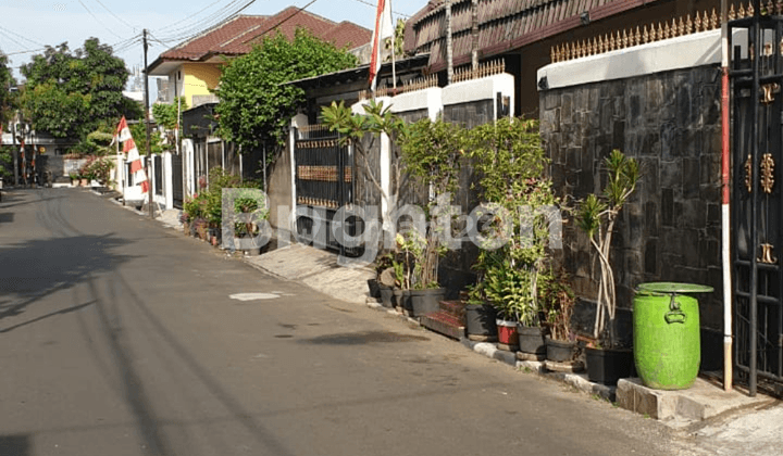 Rumah Luas di Komplek Asri dan Strategis di KEMANGGISAN, JAKARTA BARAT. 2