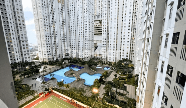 APARTEMEN GREEN BAY PLUIT 2 BEDROOM POOL VIEW 1