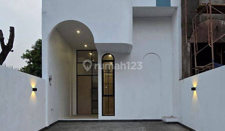 Brand New House Santorini Design At Meruya Utara, Jakarta Barat 2