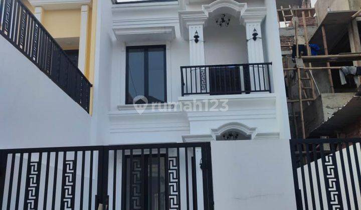 Jual Rumah Baru Cantik Design American Classic di Karang Tengah, Tangerang 1