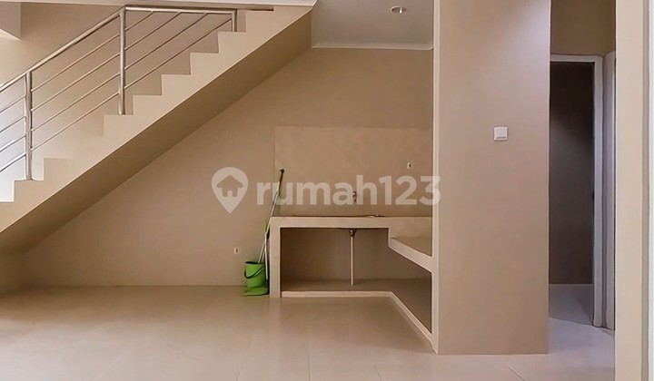 Sell Ready-to-Occupy Modern House in Cengkareng 2