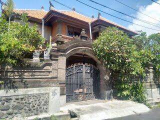 Hot List for Sale of Land with Bonus House Building Location Bung Tomo Pemecutan Kaja, North Denpasar  1