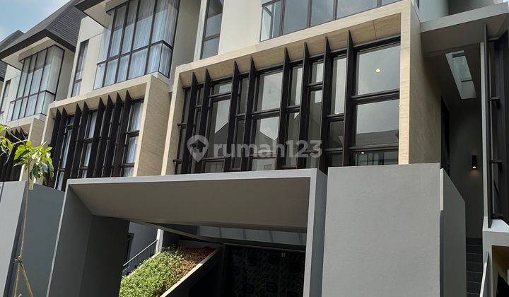 Rumah 3 Lantai Di Serenia Hills Lebak Bulus 3 Lantai Rumah Baru di Serenia hills, Lebak Bulus 1