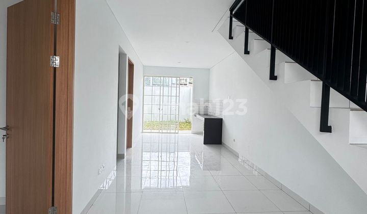Rumah Murah 2 Lantai Siap Huni Bagus di Town House Dago Asri