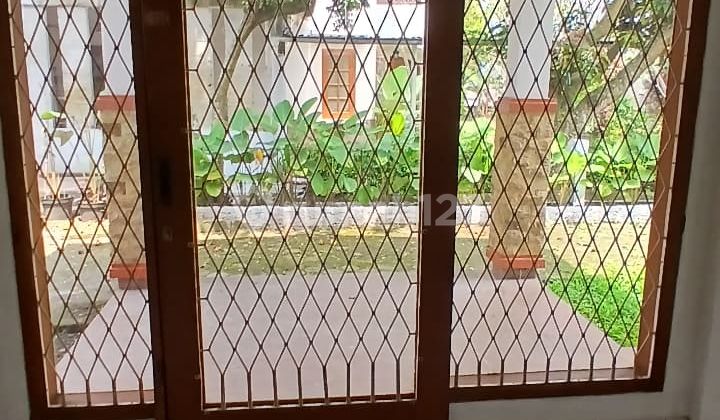 Nice Pavillion House on Main Road Geger Kalong at Low Price 2