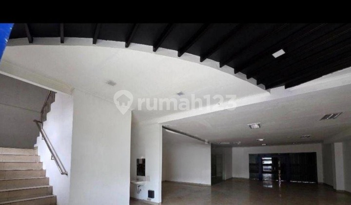 Gedung Murah 3 Lantai Bagus Luas Mainroad Soekarno Hatta