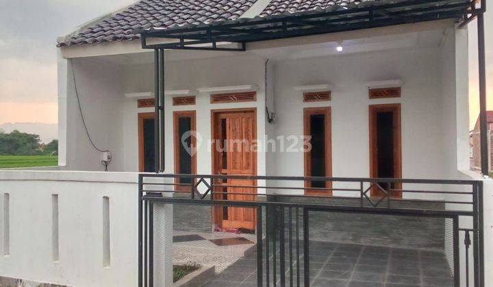 RUMAH SIAP HUNI PINGGIR JALAN RAYA DI KABUPATEN BANDUNG  1