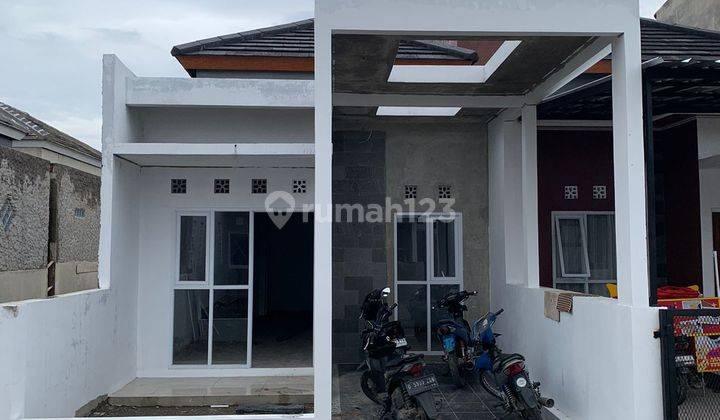 Rumah 1lantai dengan desain dan minimalis lokasi strategis  1