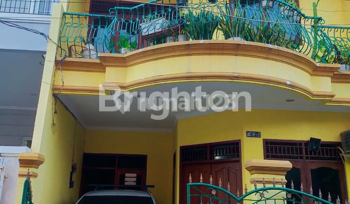 RUMAH PONDOK UNGU SUDAH FULL RENOVASI DUA LANTAI MURAH