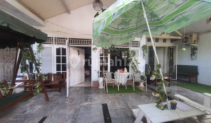 Spacious, Comfortable, and Strategically Located Residence, Ideal for Building a Boarding House. 2