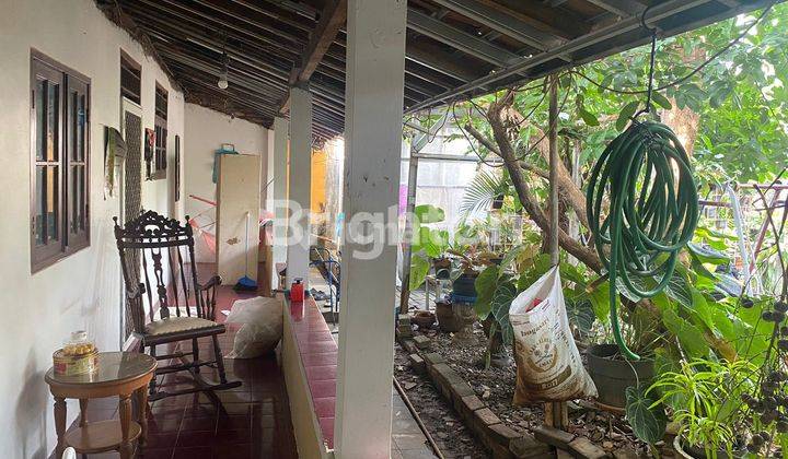 RUMAH LAMA TANAH LUAS DI CILEDUG LOKASI STRATEGIS DEKAT KE JAKSEL 2