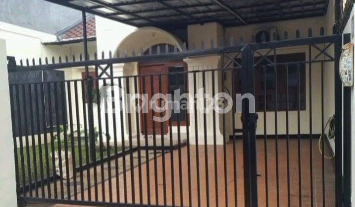 RUMAH DI JAGAKARSA SIAP HUNI MASIH TERAWAT PINGGIR JALAN  1