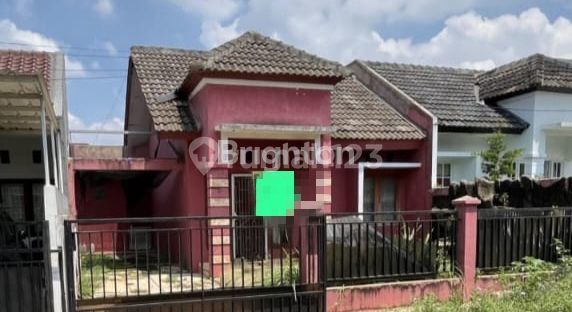 COMFORTABLE RESIDENCE STRATEGIC LOCATION SAWANGAN DEPOK