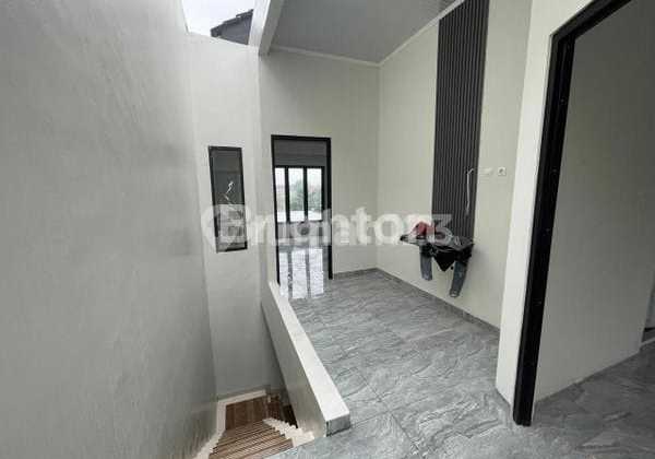 Rumah Modern Dua Lantai Siap Huni Di Sawangan 2