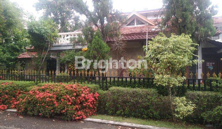 RUMAH BESAR ASRI DI TENGAH KOTA TANGERANG 1