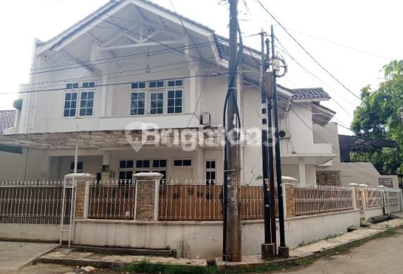 2-STORY HOOK HOUSE IN CIRENDEU NEAR MRT LEBAK BULUS