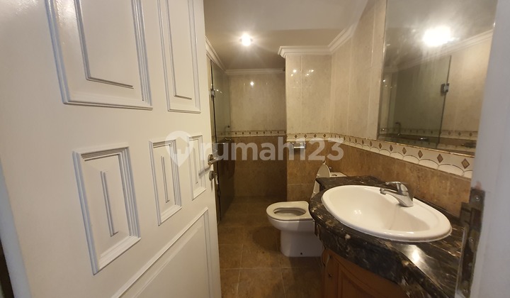 Rumah Pondok Indah Dekat Sekolah Duta Siap Huni Strategis