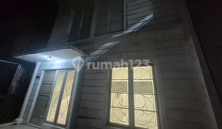 Strategic House in Cilodong Area Strategic House in Cilodong Area