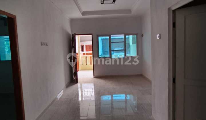 Minimalist House Ready to Live Near Lippo Karawaci Tangerang 2