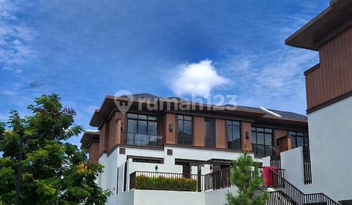 Dijual Rumah Cantik 3 Lantai di Tangerang