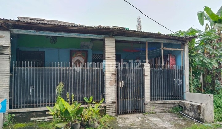 For Sale Strategically Located House in Panoga Tangerang 2