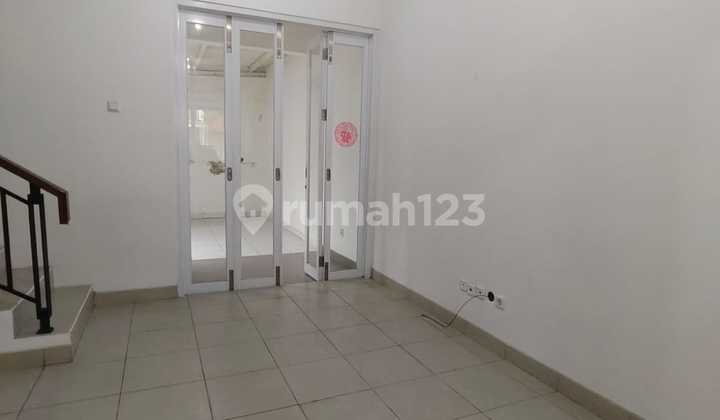Dijual Rumah 2 Lantai Lokasi Strategis  2