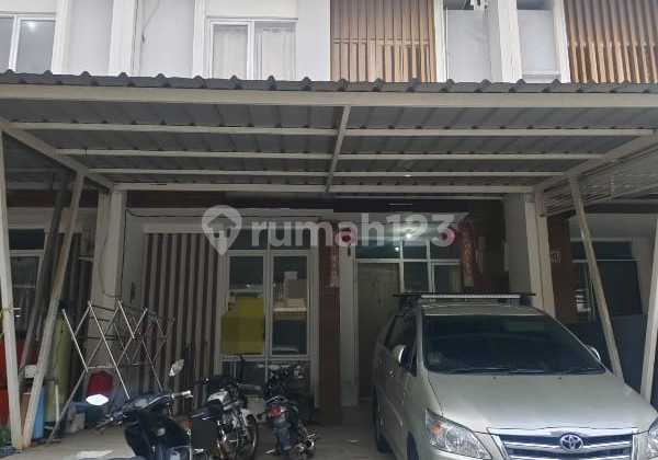 Dijual Rumah 2 Lantai Lokasi Strategis 