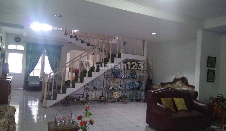 Dijual rumah 2 lantai diperum depnakers trans Jakasampurna Bekasi barat Rumah 2