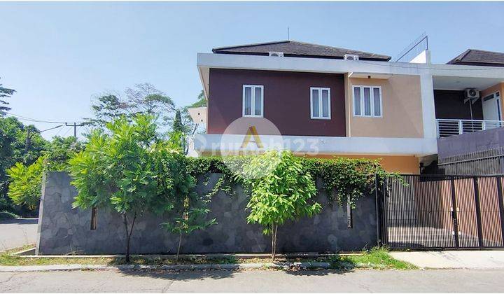 Rumah Mewah Taman Holis Indah Full Furnished Posisi Hook 2