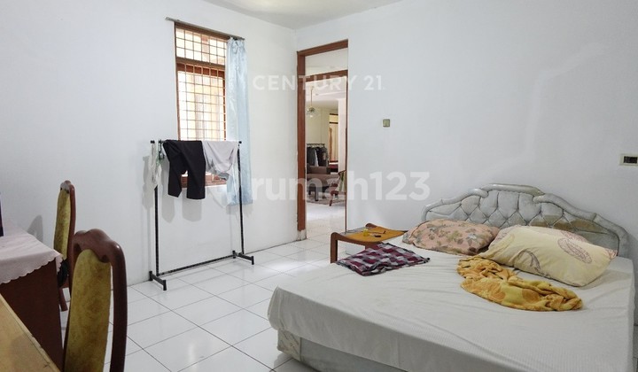 Well-Maintained Spacious 2-Story House in Cigadung Dago 2