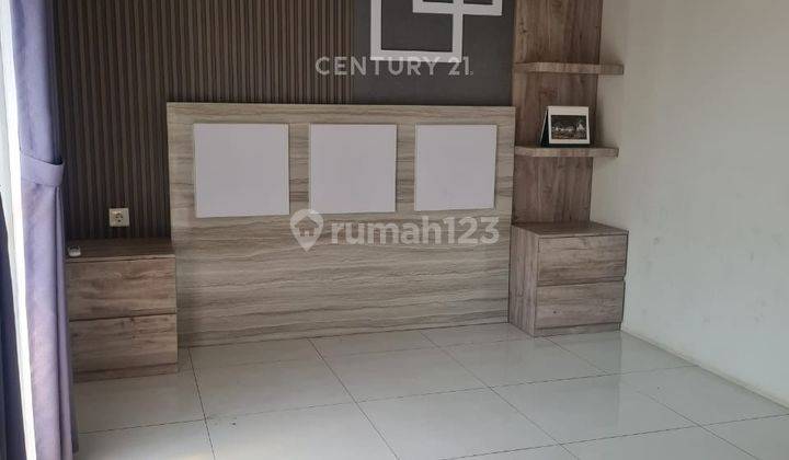 Rumah Dengan Kolam Renang Siap Huni Kota Baru Parahyangan 2