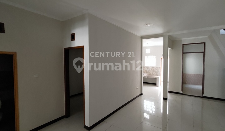 Rumah Baru Renovasi 2 Lantai SIap Huni Buah Batu Banyak Akses Rumah Baru Renovasi 2 Lantai SIap Huni Buah Batu Banyak Akses