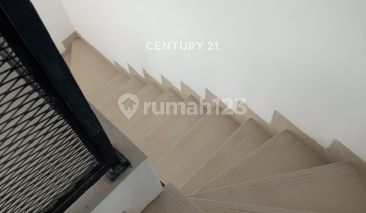 Rumah 2 Lantai Sangat Terawat Dlm Cluster Cikoneng Bojongsoang