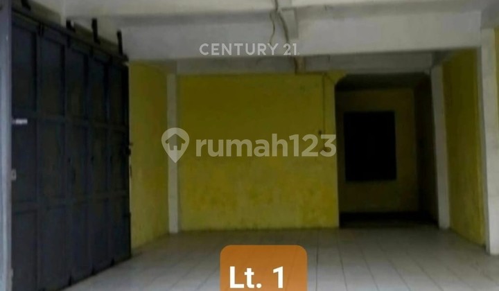 2-Story Shophouse Ready for Use on Main Road Sudirman Street 2-Story Shophouse Ready for Use on Main Road Sudirman Street
