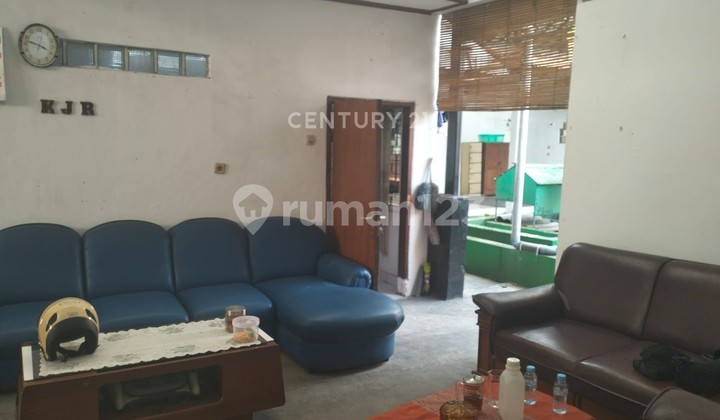 Large House & Shop with 437 sqm Land Near Cimahi City Square, Strategic Location