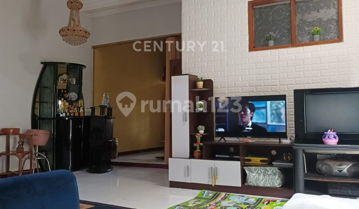 Well-Maintained Semi-Furnished House Near Pasirkoja Kopo Raya Quick Sale 2