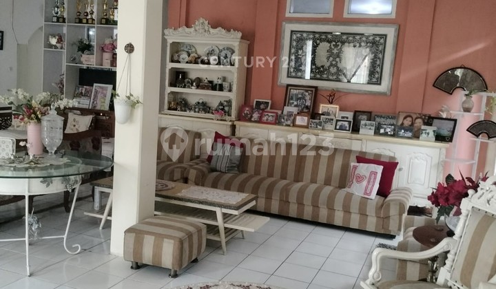 6 Bedroom House Suitable for Boarding, Buah Batu Turangga Wing. 2